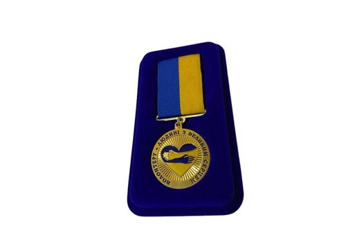 Медаль Collection Волонтеру-человеку с большим сердцем 40*44*3 мм Золотистый (hub_w1yjml), фото 1